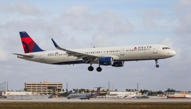 Airbus A321 (N336DX) - Landing at Miami International on the morning of the 27th of December, 2018. 