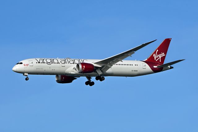 Boeing 787-9 Dreamliner (G-VOOH)