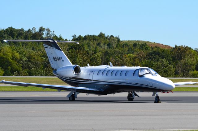 Cessna Citation CJ3 (N54FL) - VON B LLC (NASCAR driver Carl Edwards) at KJQF - 10/9/16