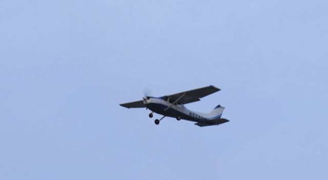 Cessna Skyhawk (N5272R)