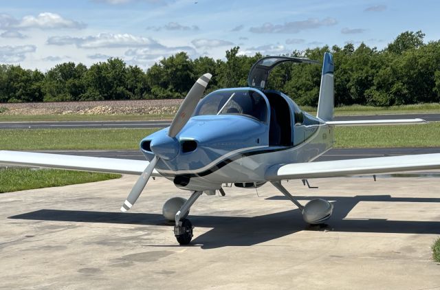 Vans RV-10 (N612AA)