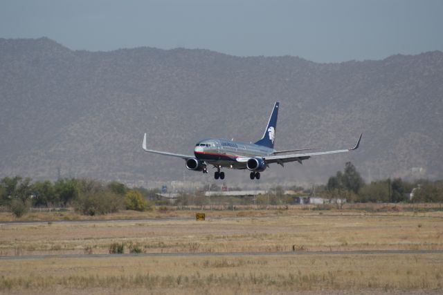 Boeing 737-700 (XA-VAM) - LANDING IN RUNWAY 23