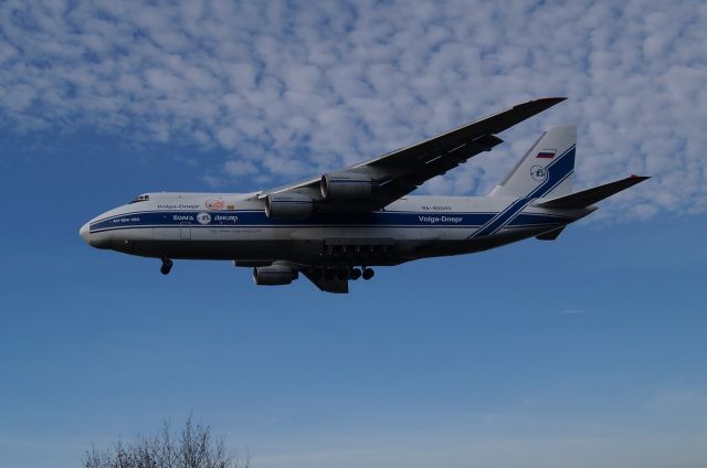 Antonov An-124 Ruslan (RA-82042)