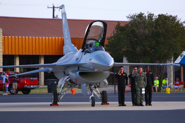 Lockheed F-16 Fighting Falcon — - Central Texas Air Show