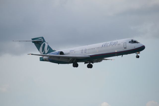 Boeing 717-200 (N994AT)