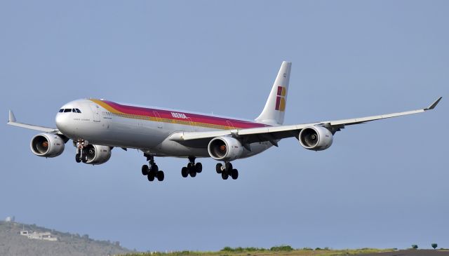 Airbus A340-600 (EC-JCZ) - Tenerife Nortebr /15 May 2011