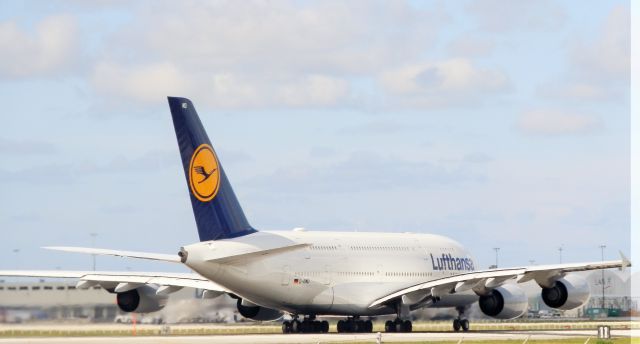 Airbus A380-800 (D-AIMD)