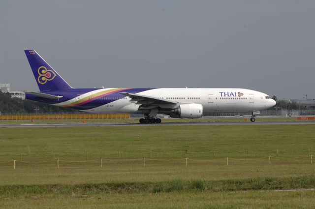 Boeing 777-200 (HS-TJF) - Departure at NRT Airport Runway 16R on 2011/10/8