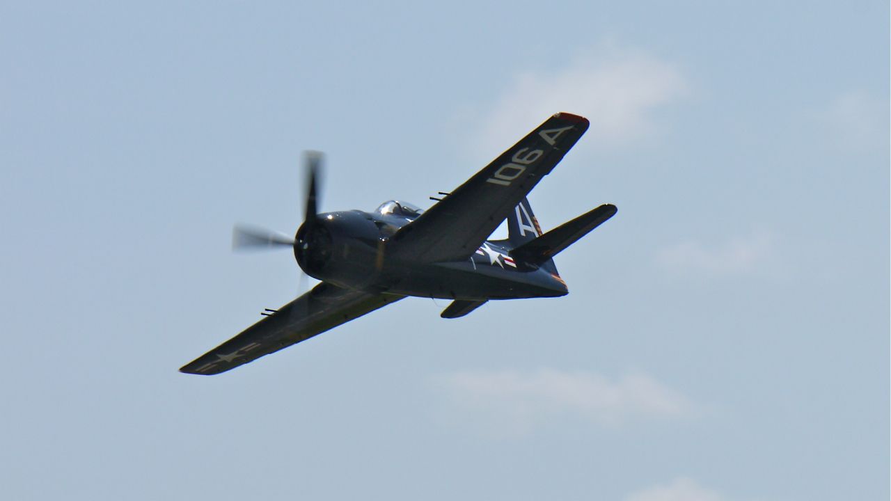 N800H — - Historic Flight Foundations Grumman F8F-2 Bearcat (Ser#121752) makes a fast pass during the Paine Field Aviation Day on 5/19/12.