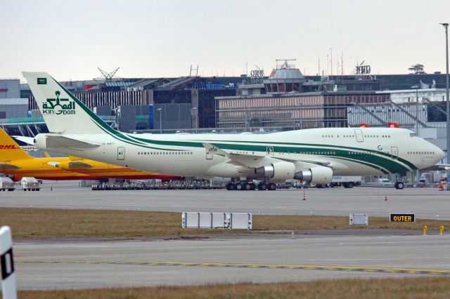 Boeing 747-400 (HZ-WBT7)