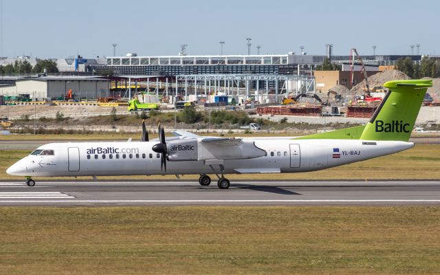 de Havilland Dash 8-400 (YL-BAJ)