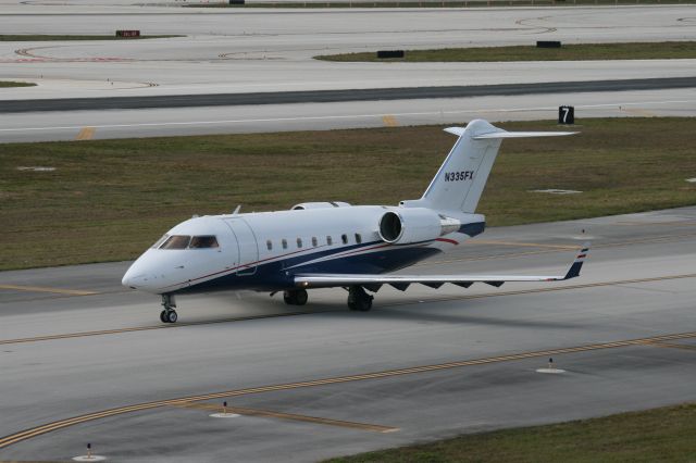 Canadair Challenger (N335FX)