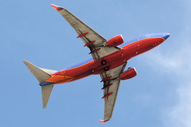 Boeing 737-700 (SWA864) - 22 Departure.