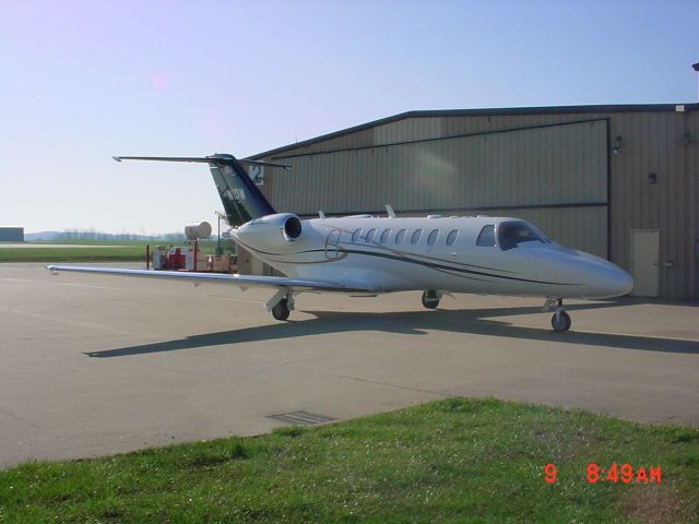 Cessna Citation CJ3 (N1DM) - on ramp dcfs 4-9-09