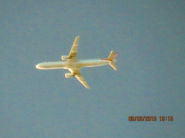 Airbus A321 (N549UW)