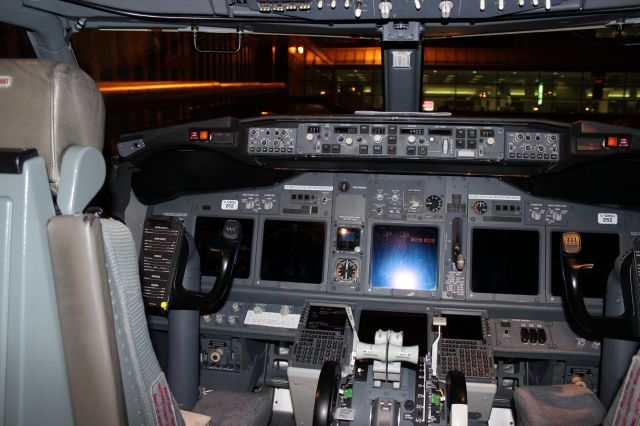 Boeing 737-700 (C-GWSU) - On the ramp at CYYZ