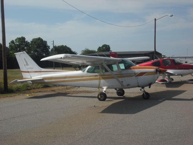 Cessna Skyhawk (N3435E)