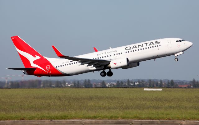 Boeing 737-800 (VH-VZJ) - Lifting Off From Rwy 34R