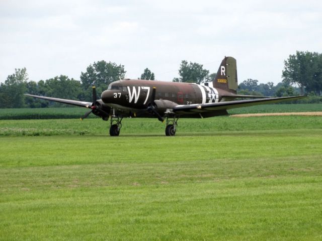 Douglas DC-3 (N345AB)