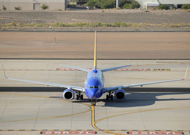 Boeing 737-700 (N769SW)