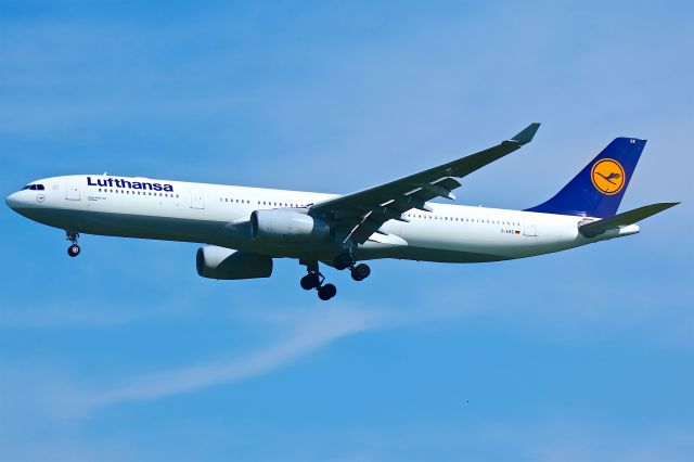 Airbus A330-300 (D-AIKE)