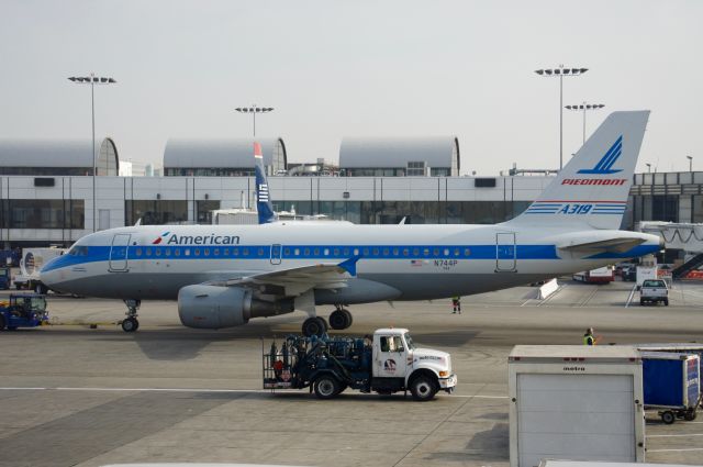 Airbus A319 (N744P) - My heart aches when I see this plane and remember the wonderful phenomenon that was Piedmont Airlines!