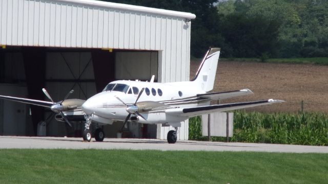 Beechcraft King Air 90 (N11EB)