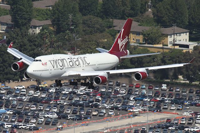 Airbus A330-300 (G-VROC)