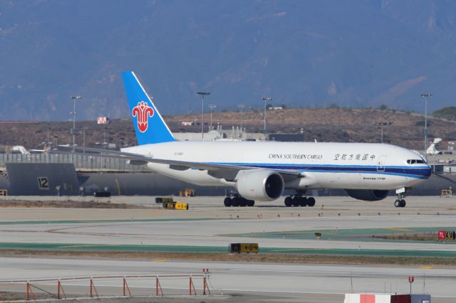 BOEING 777-200LR (B-2080)