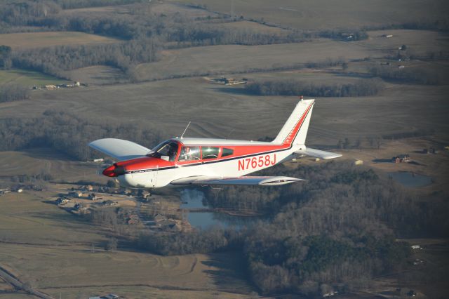 Piper Cherokee (N7658J) - Air to Air photos of N7658J over Athens, AL. 