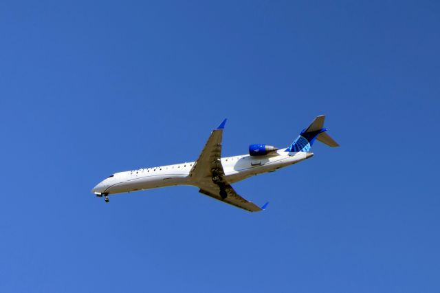 Canadair Regional Jet CRJ-700 (N547GJ)