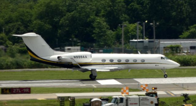 Gulfstream Aerospace Gulfstream IV (N999AA) - On runway to take off, summer 2022.