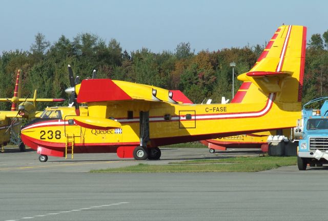 Canadair CL-415 SuperScooper (C-FASE)