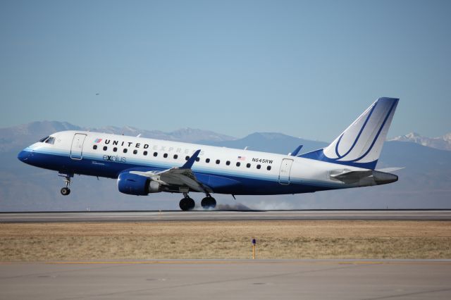 Embraer 170/175 (N645RW)