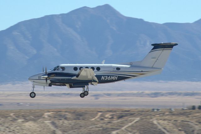 Beechcraft Super King Air 200 (N36MH)