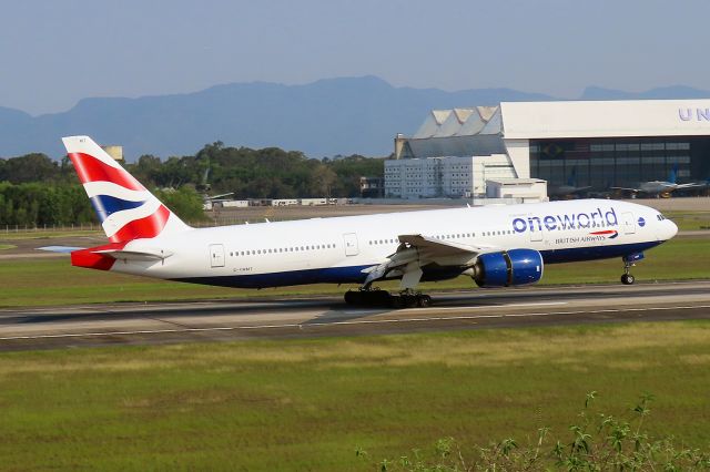 Boeing 777-200 (G-YMMT)