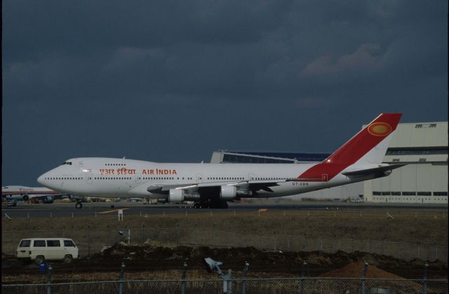 Boeing 747-200 (VT-EBN) - Departure at Narita Intl Airport Rwy34 on 1990/02/17