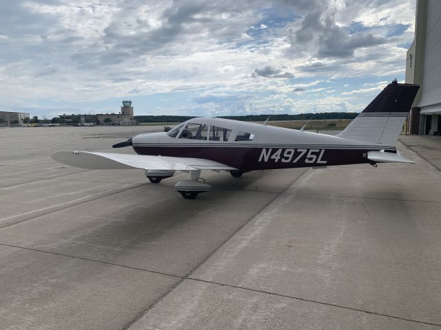 Piper Cherokee (N4975L)