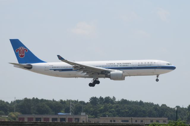 Airbus A330-200 (B-6516)