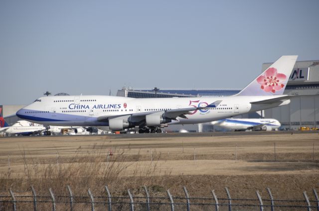 Boeing 747-400 (B-18208) - Departure at Narita Intl Airport 34L on 2010/1/1 50th Anniversary Title
