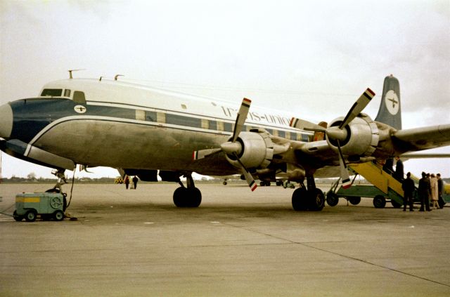 Douglas DC-6 — - 1967 at Düsseldorf (EDDL)