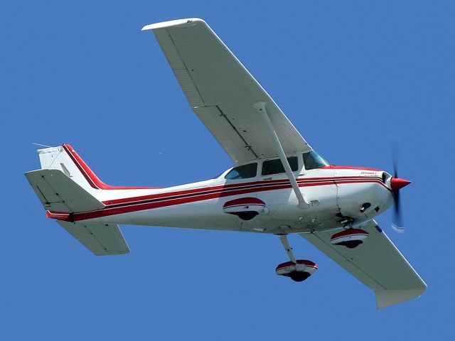 Cessna Skyhawk (N64678)