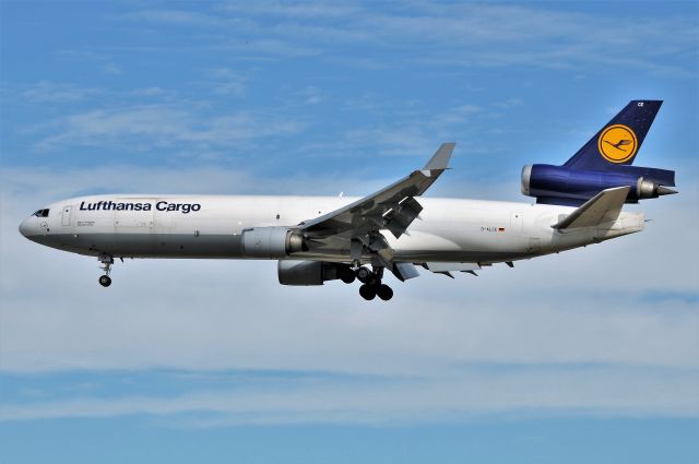 Boeing MD-11 (D-ALCE)