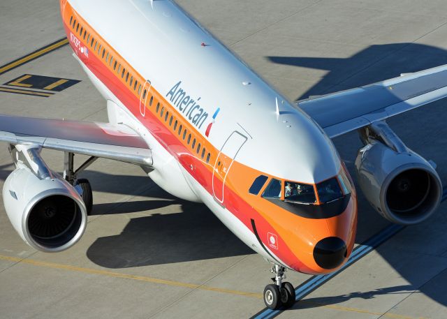 Airbus A319 (N742PS)