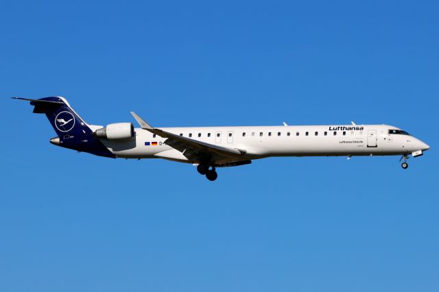 Canadair Regional Jet CRJ-900 (D-ACNU)