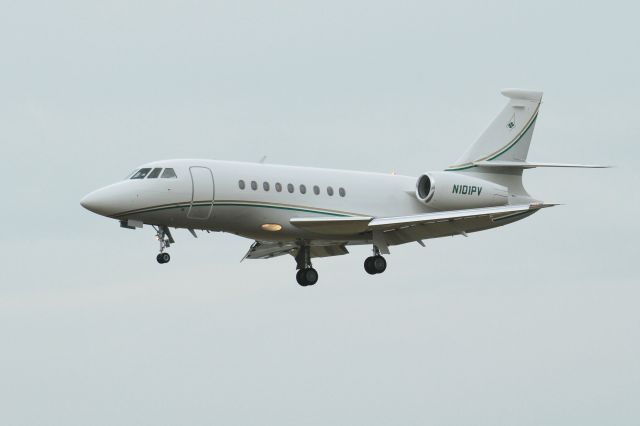 Dassault Falcon 2000 (N101PV)