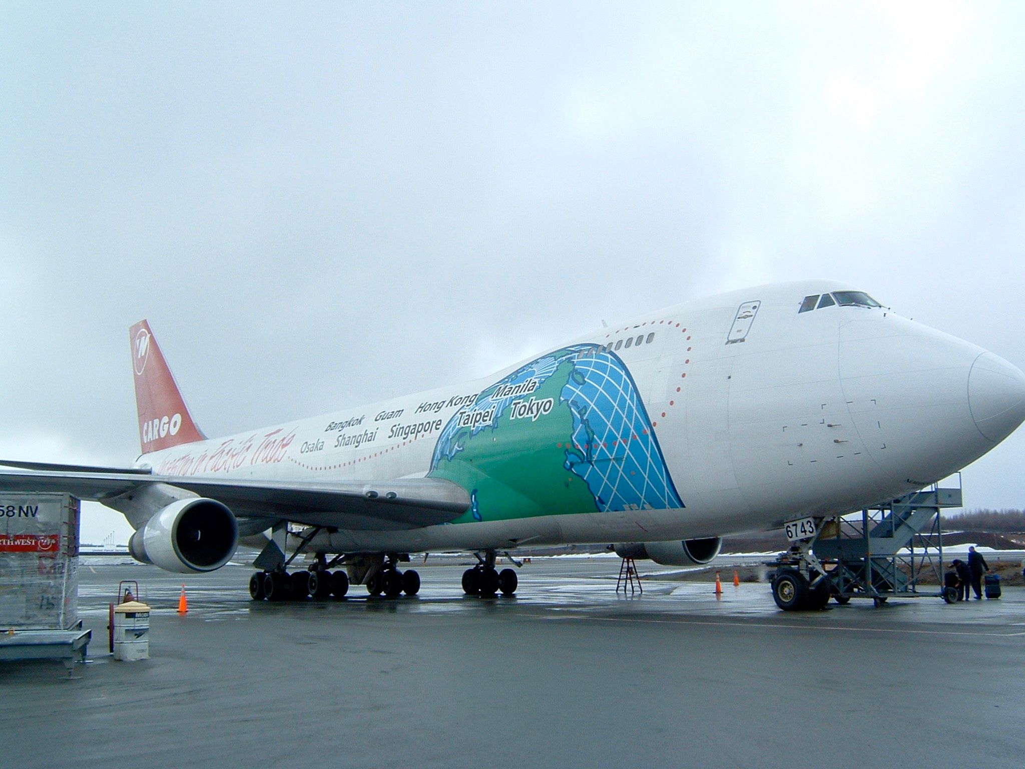 Boeing 747-200 (N643NW) - April 17, 2004