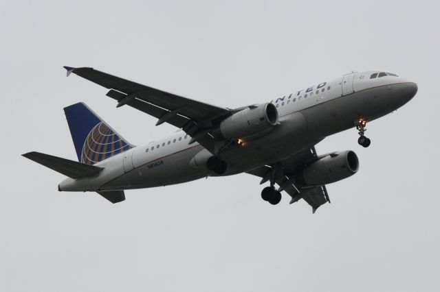 Airbus A319 (N816UA) - United Flight 833 (N816UA) on approach to Sarasota-Bradenton International Airport following a flight from Chicago-OHare International Airport