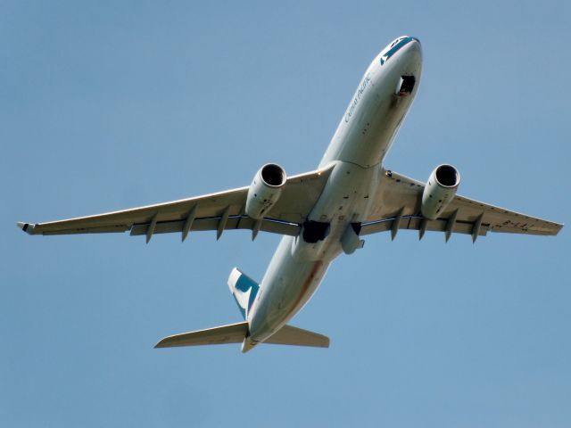 Airbus A330-300 (B-LAJ)