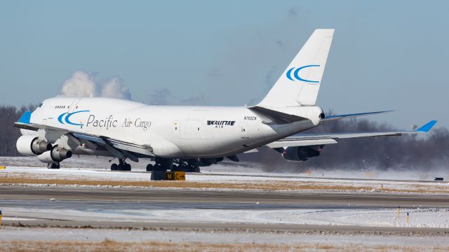 Boeing 747-400 (N703CK)